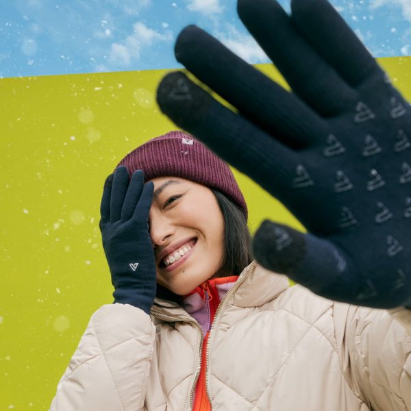 Season4_2024_Forecast_Gloves_1deebce2-d0c5-4533-8461-9aaece193ca4.jpg
