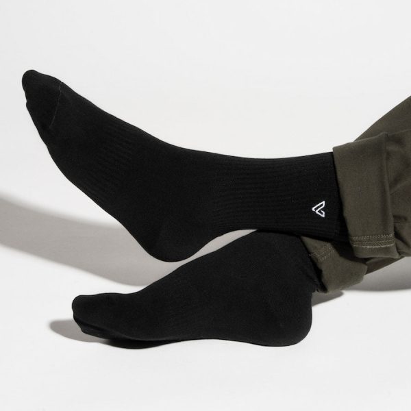 Vessi-CrewSock-Black-OnFigure_ff4c098f-1673-4858-a91f-3608e1d8f0f1.jpg