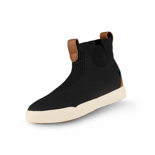 WeekendChelseaBoot-AsphaltBlack-3_4View-WhiteBG-WithShadow_afb1a047-3ab6-42b1-b9b2-98b2680d09bf.jpg