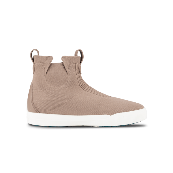 WeekendChelseaBoot-Black-FrontView-Transparent-NoShadowWeekendChelseaBoot-Brown-RightSideView-Transparent-WithShadow.png