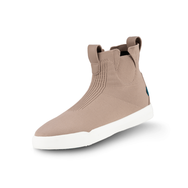 WeekendChelseaBoot-Brown-3_4View-Transparent-WithShadow.png