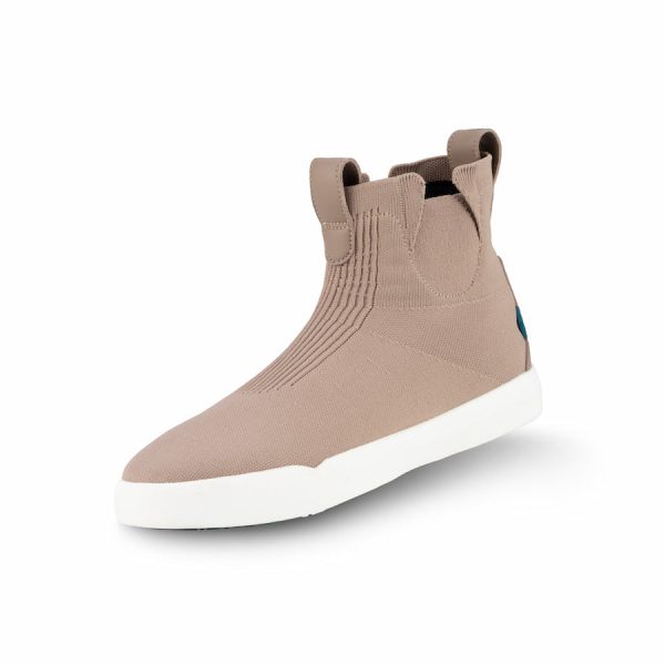 WeekendChelseaBoot-Brown-3_4View-WhiteBG-WithShadow_70b67693-27d6-40d1-8e99-f3c0b53e6924.jpg