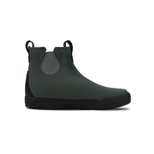 WeekendChelseaBoot-Pine_Black-RightSIdeView-Transparent-WithShadow.png