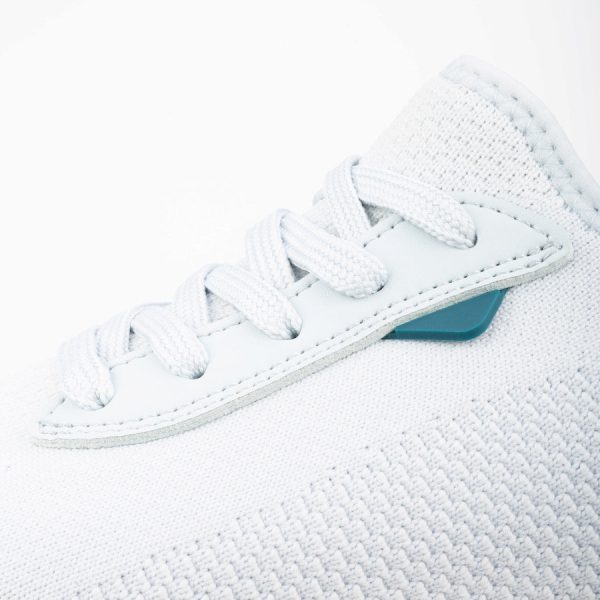 WeekendOnshoreBlue-DetailShot-Mid.jpg