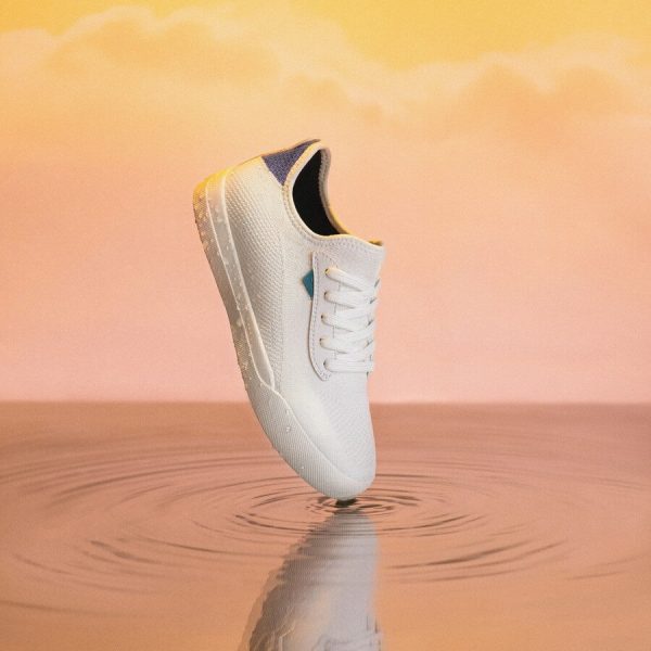 fall-collection-weekend-white-pu_optimized.jpg